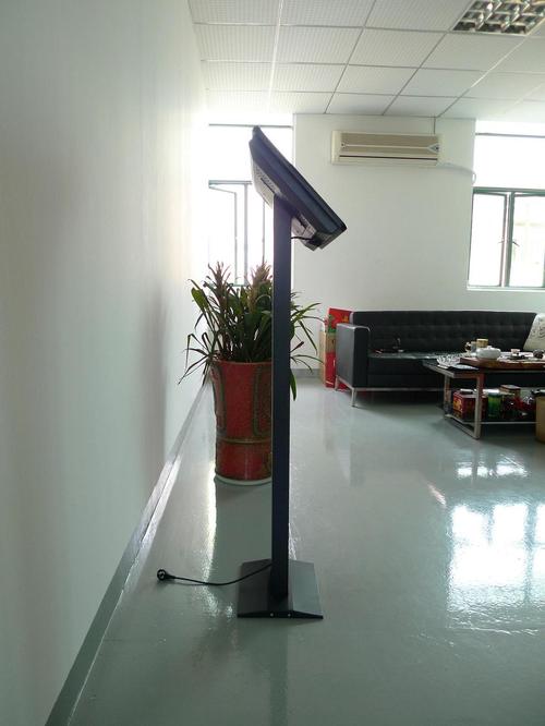 供应蓝天下触摸显示器厂家公司生产销售克拉玛依广告机